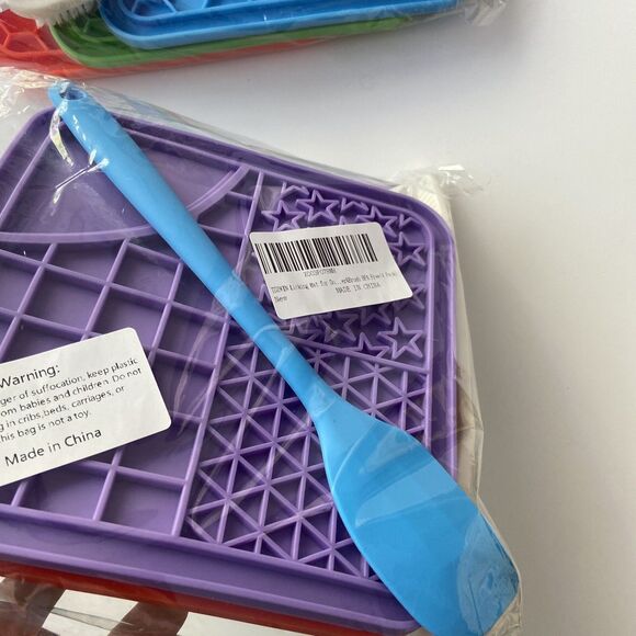 7PCS Licking Mat for Dogs and Cats, Lick Mats w/ Suction Cups & Spatula, Brush - Picture 3 of 7